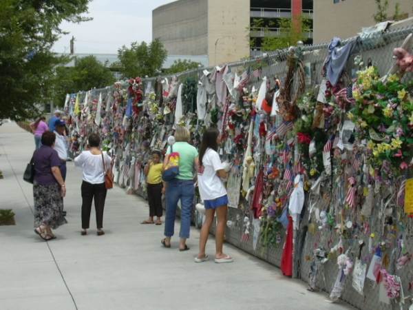 2003-0804-okc-memorial-wall-complete.jpg